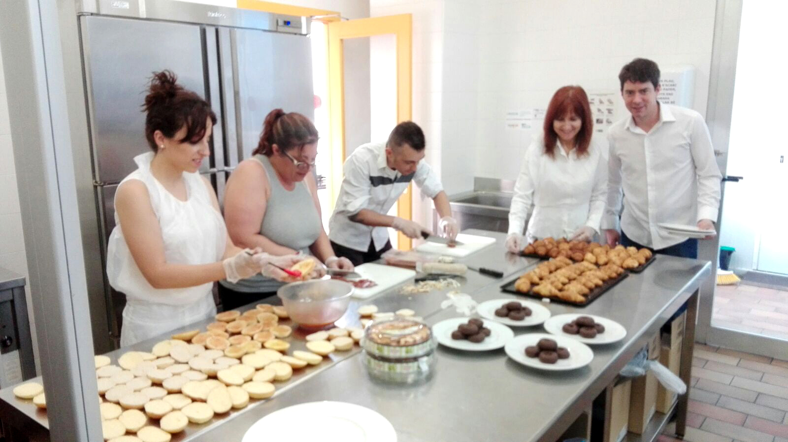 Els alumnes del curs de Polivalència a l’Hostaleria posen en pràctica els coneixements adquirits preparant càterings per la Fassina i fent pràctiques a 14 restaurants de la comarca